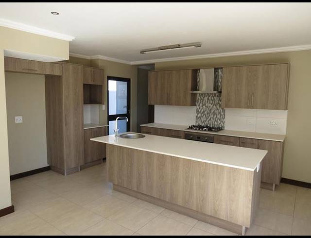 3 BEDROOM PROPERTY TO RENT IN MIDSTREAM MEADOWS